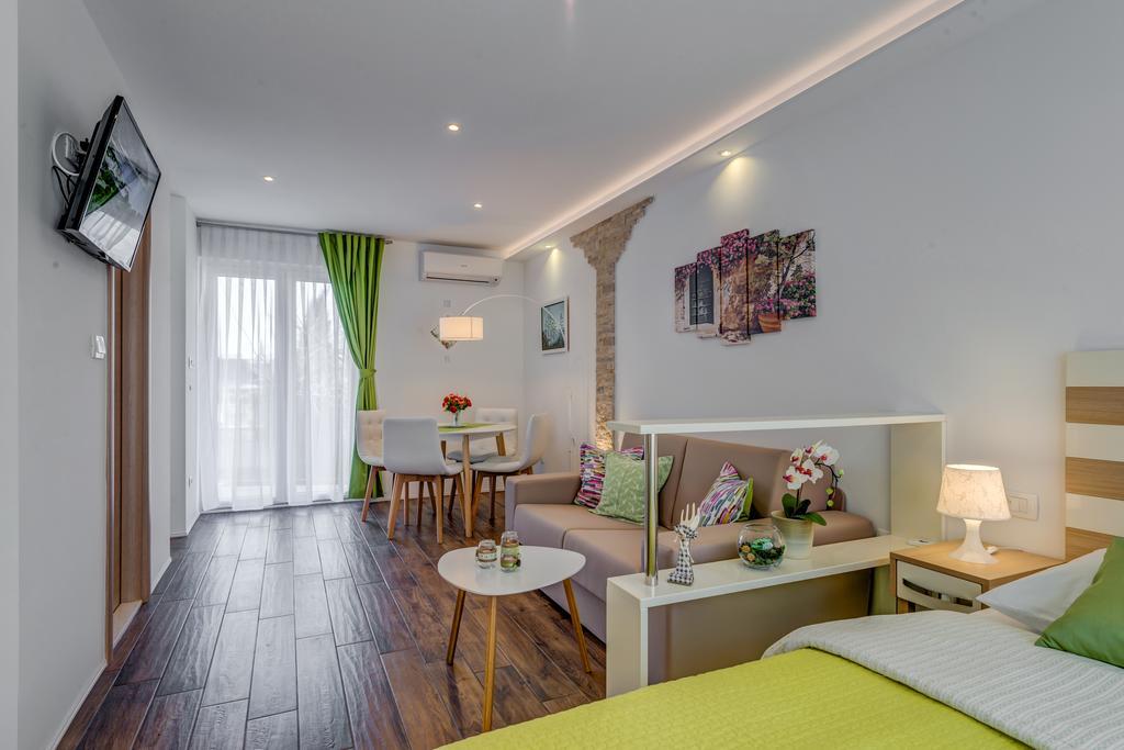 Room&Studio Apartment Just Enjoy Split Exteriör bild