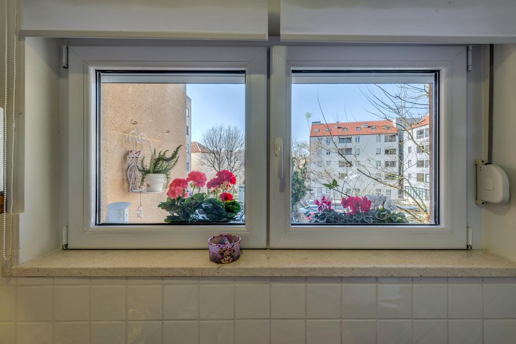 Room&Studio Apartment Just Enjoy Split Exteriör bild