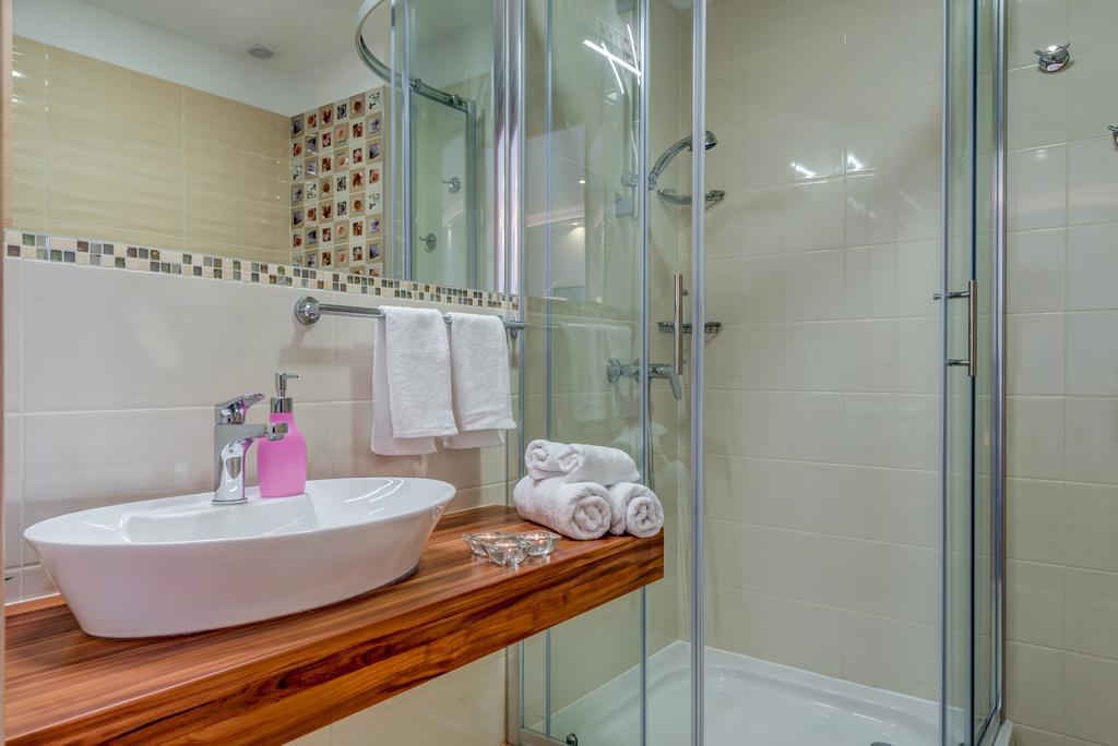 Room&Studio Apartment Just Enjoy Split Exteriör bild