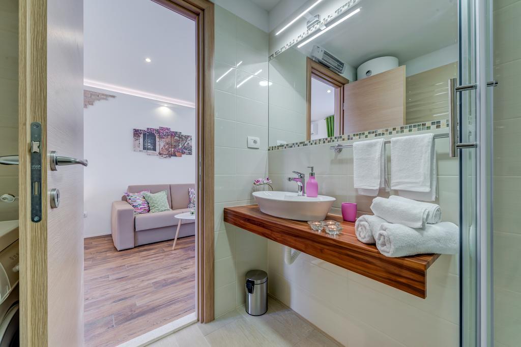 Room&Studio Apartment Just Enjoy Split Exteriör bild