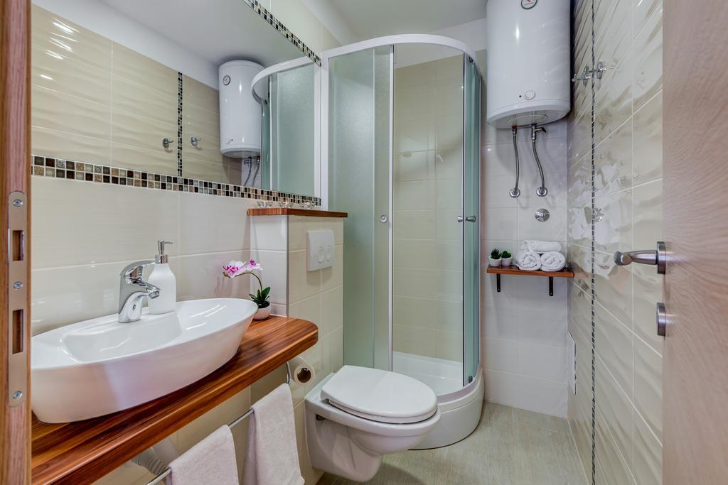 Room&Studio Apartment Just Enjoy Split Exteriör bild