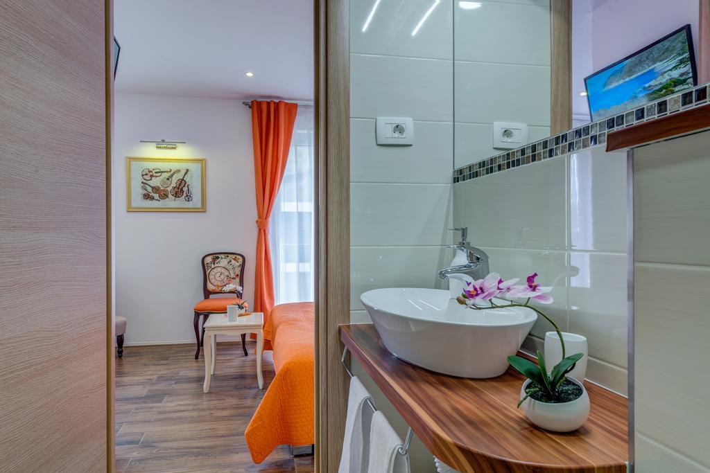 Room&Studio Apartment Just Enjoy Split Exteriör bild