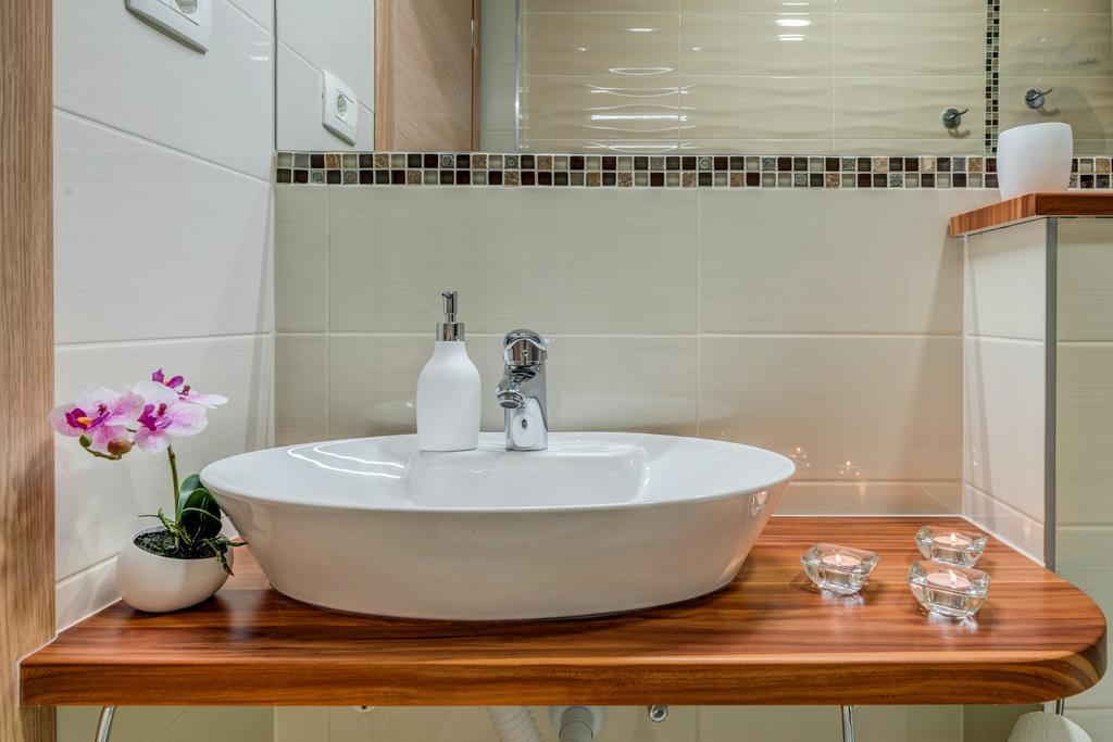 Room&Studio Apartment Just Enjoy Split Exteriör bild